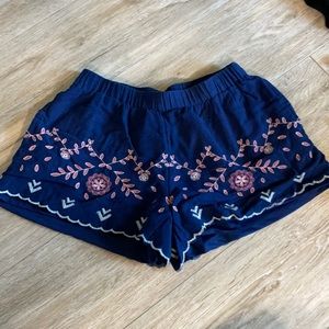 Women’s floral shorts